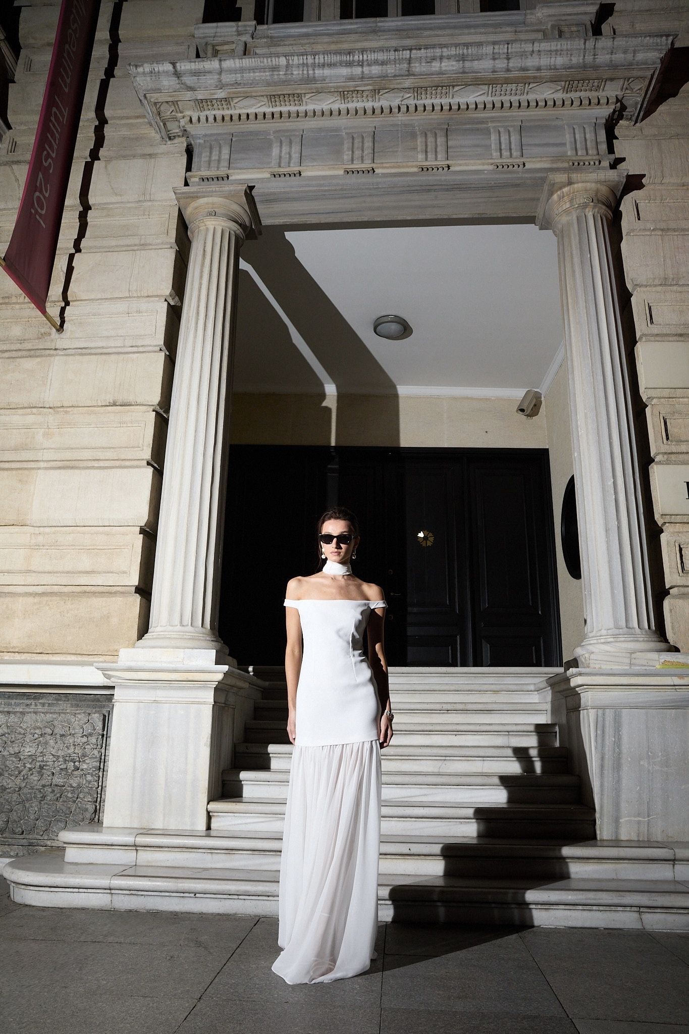 Kevser Studio - DÜŞÜK OMUZ BÜZGÜLÜ ŞİFON ELBİSE