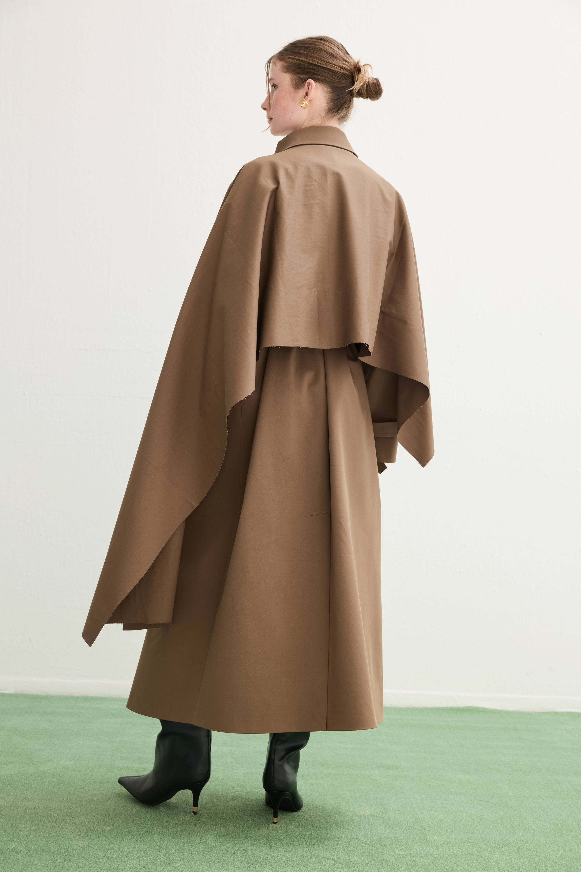 OMUZ ŞALLI OVERSIZE TRENÇKOT