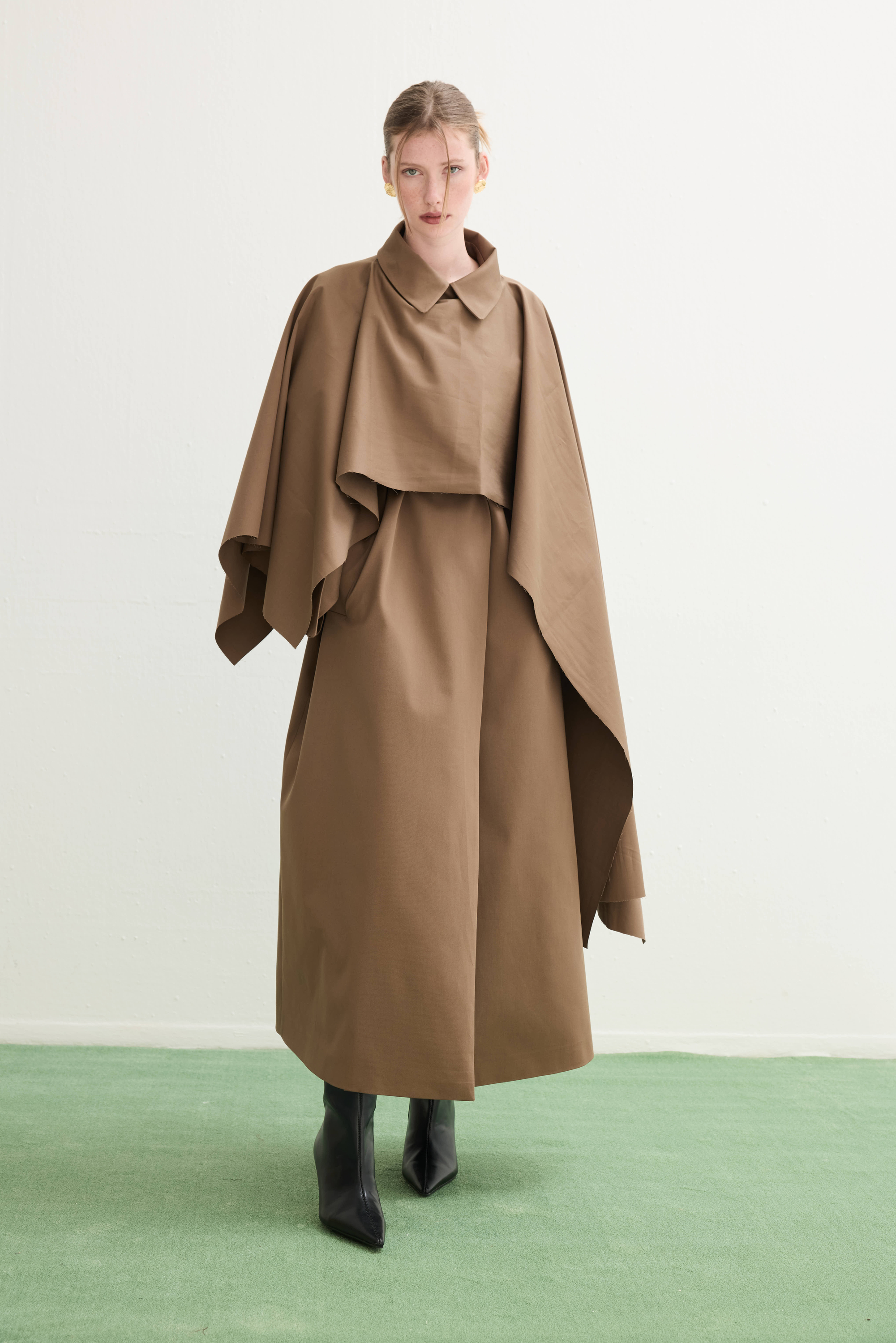 Kevser Studio - OMUZ ŞALLI OVERSIZE TRENÇKOT