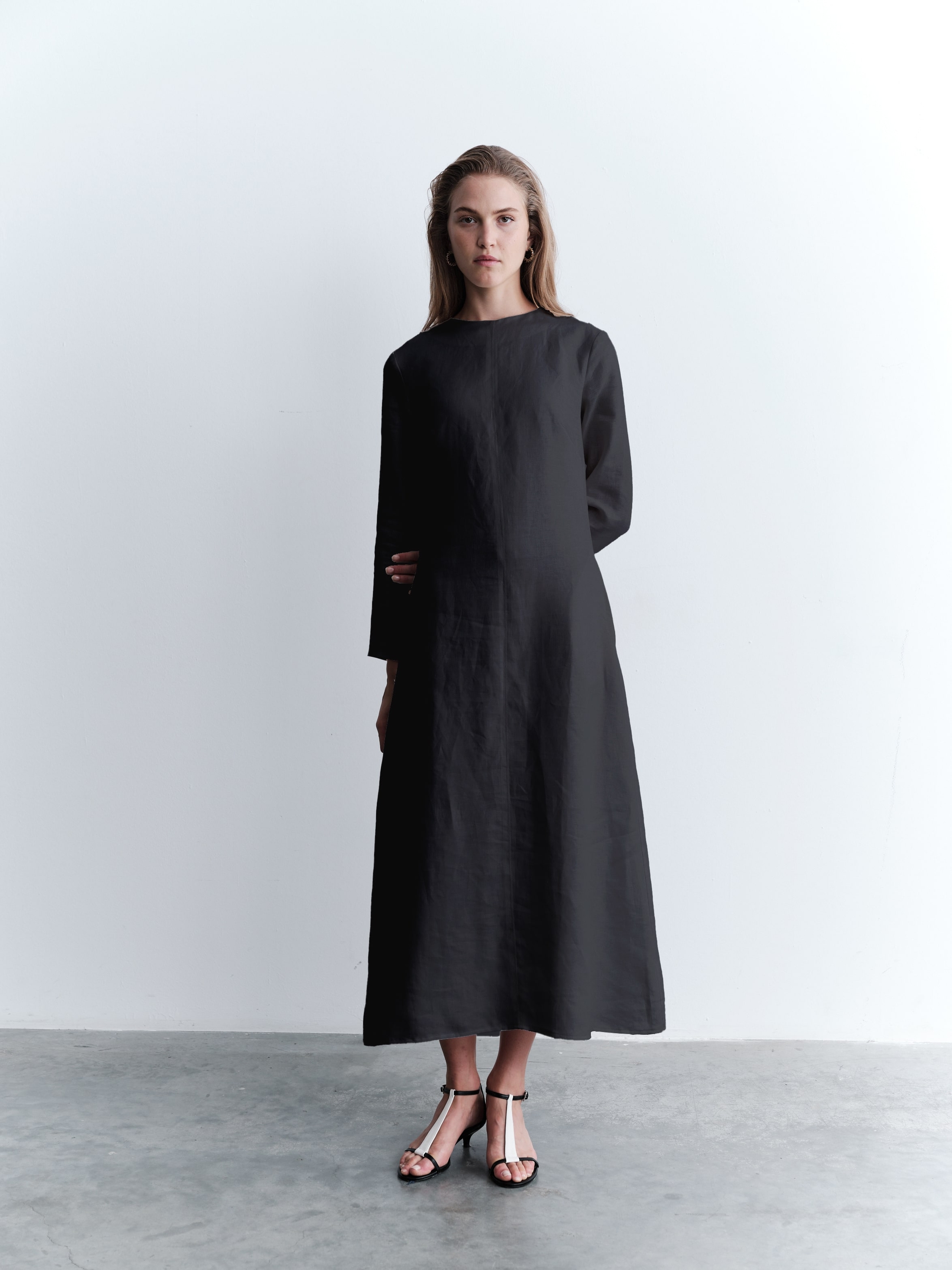 ÖN DİKİŞLİ DÜZ FORM ELBİSE