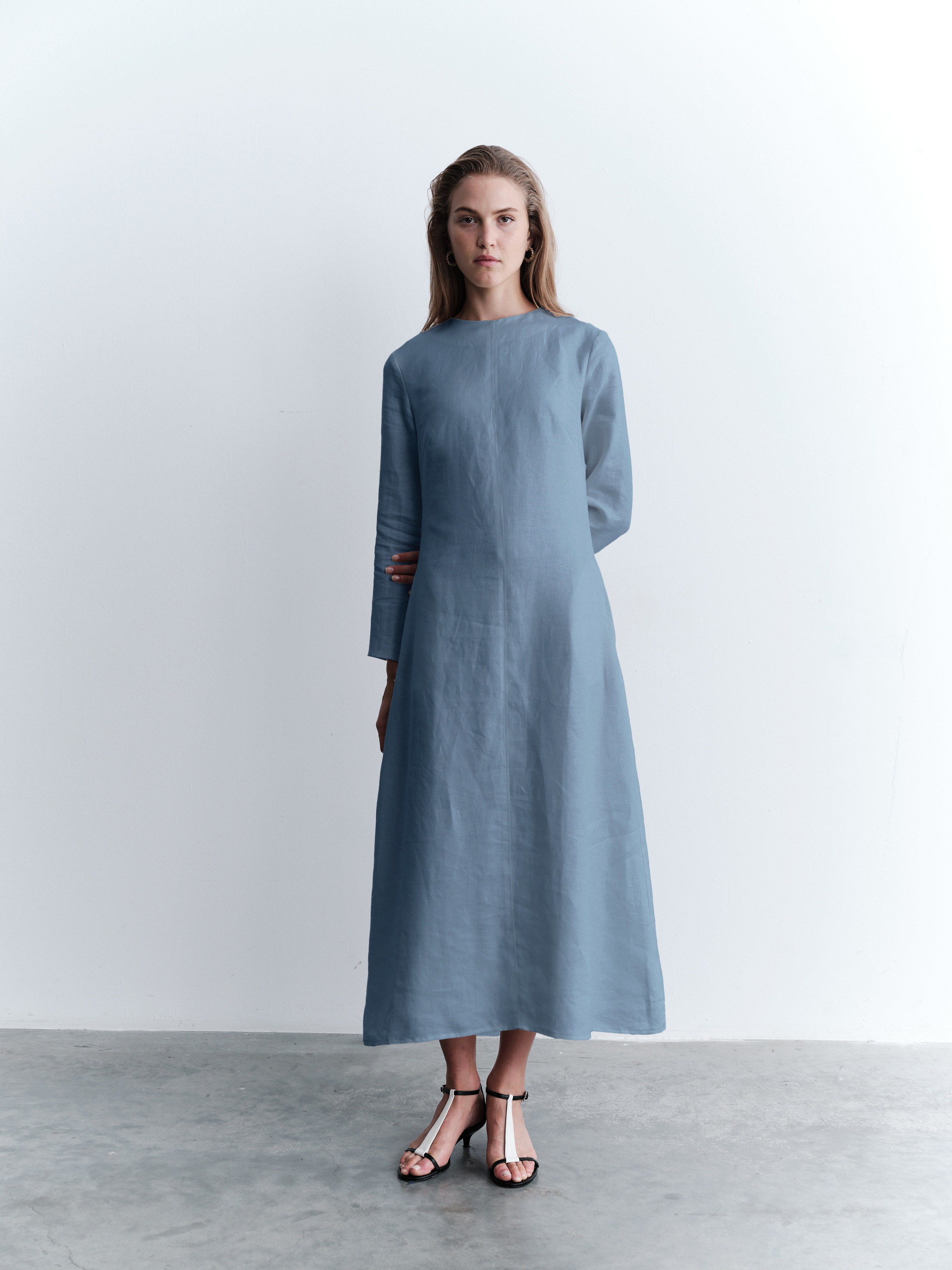 ÖN DİKİŞLİ DÜZ FORM ELBİSE